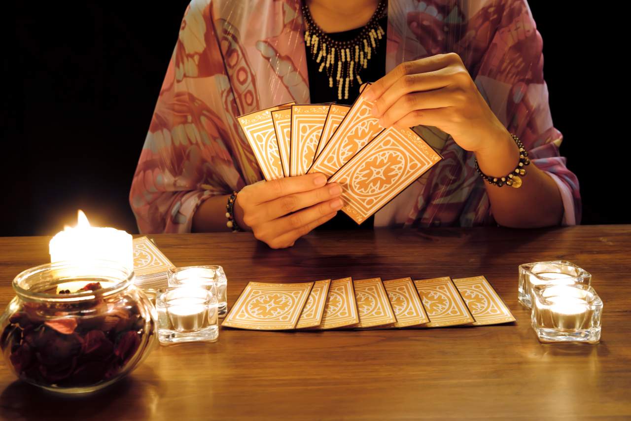Tarot de Luz María: el tarot de videncia natural es sensitivo teniendo en cuenta la naturaleza de la persona