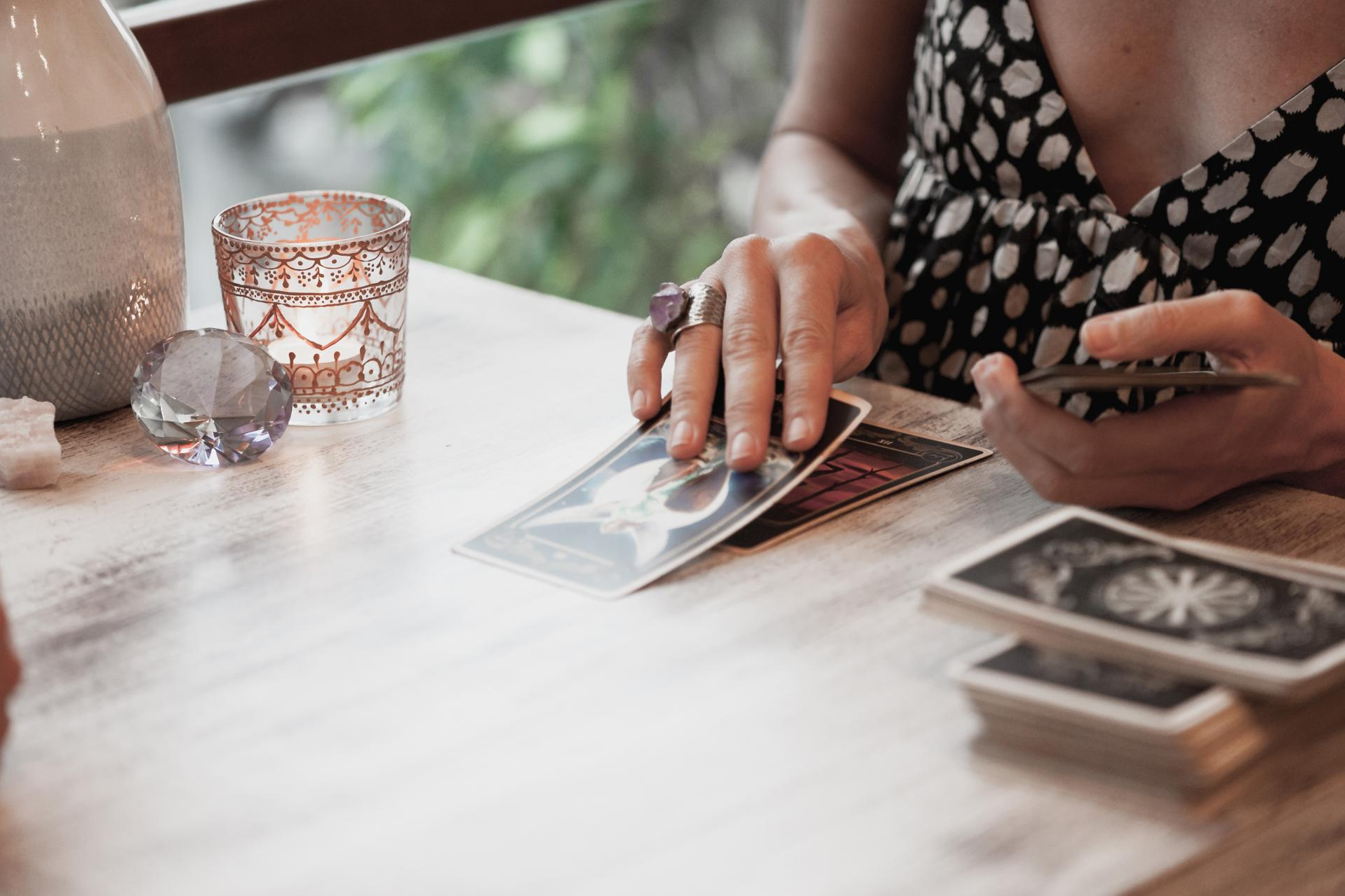 La casa del tarot y videncia: los tipos de tarot y las soluciones que aportan