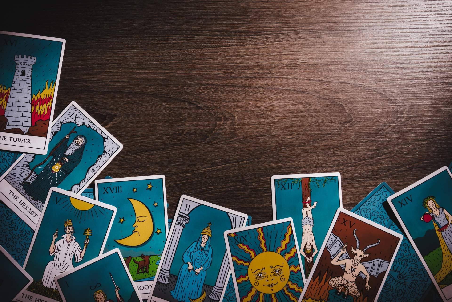 El chamán Papacho ofrece lecturas del Tarot express para dar solución a todo tipo de problemas