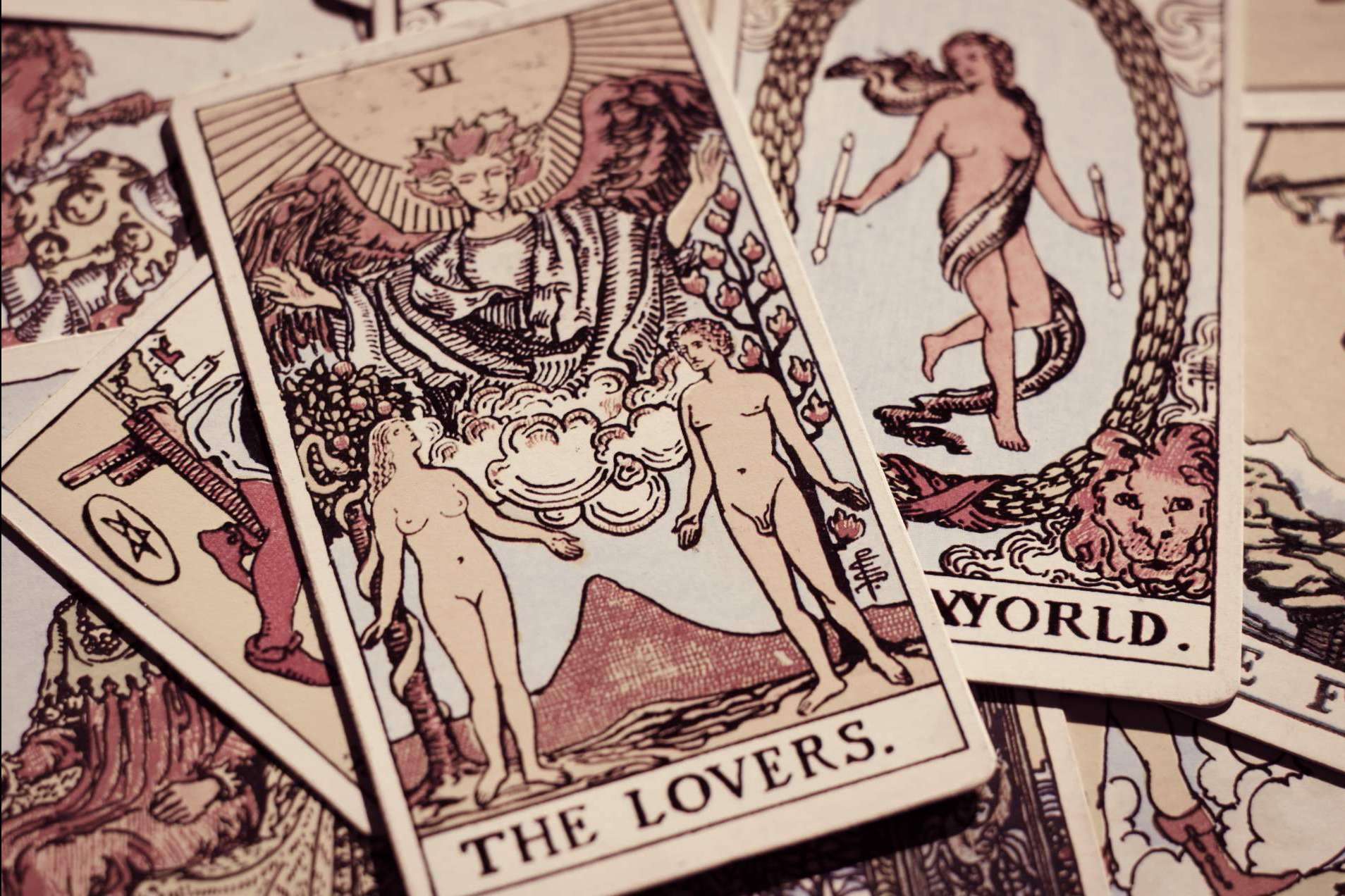 Nazaret Hermida: tarot online personalizado de la mano de una de las astrólogas más destacadas de España