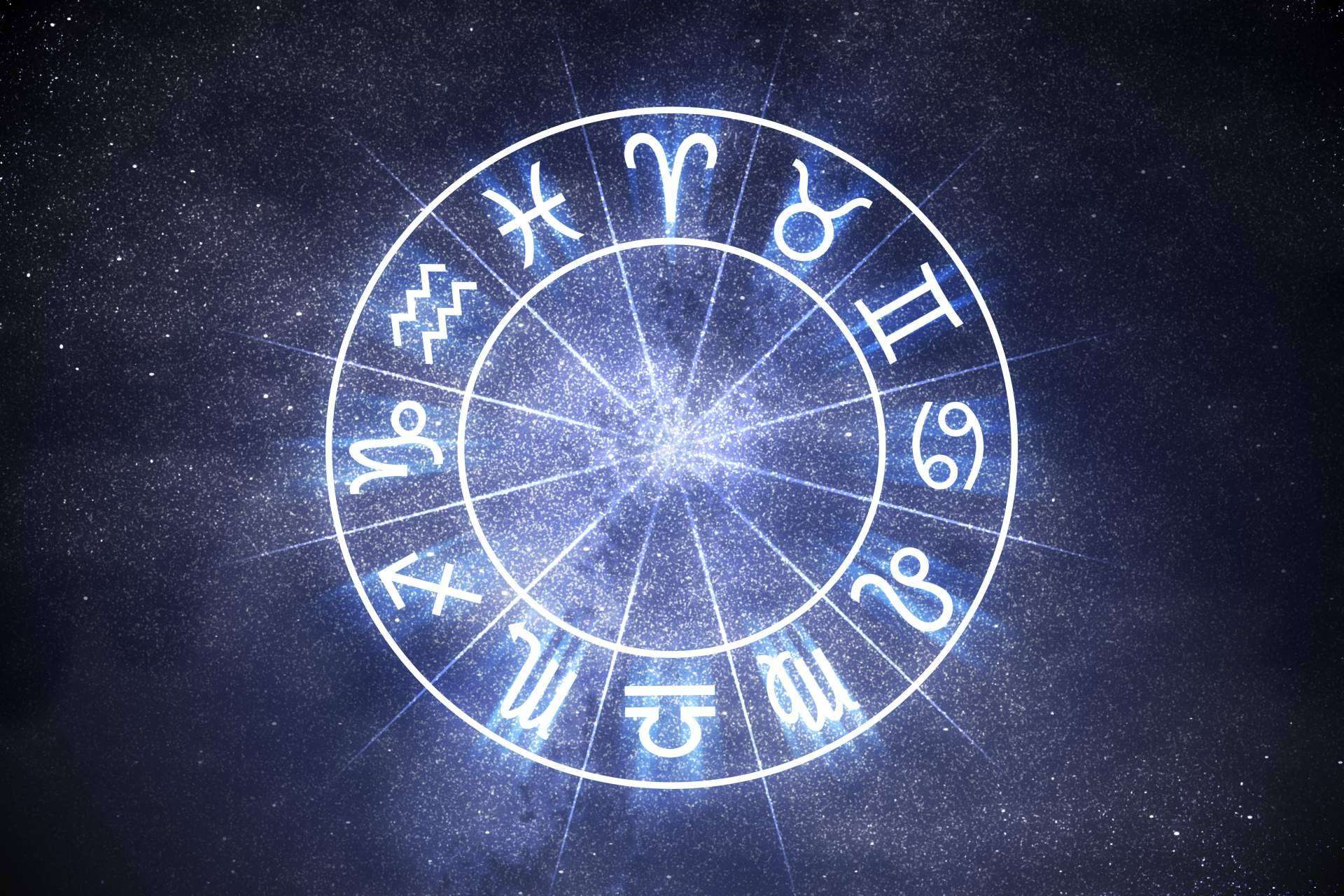 Tarot de Luz María: conocer el horóscopo y el tarot diario de la mano de un profesional