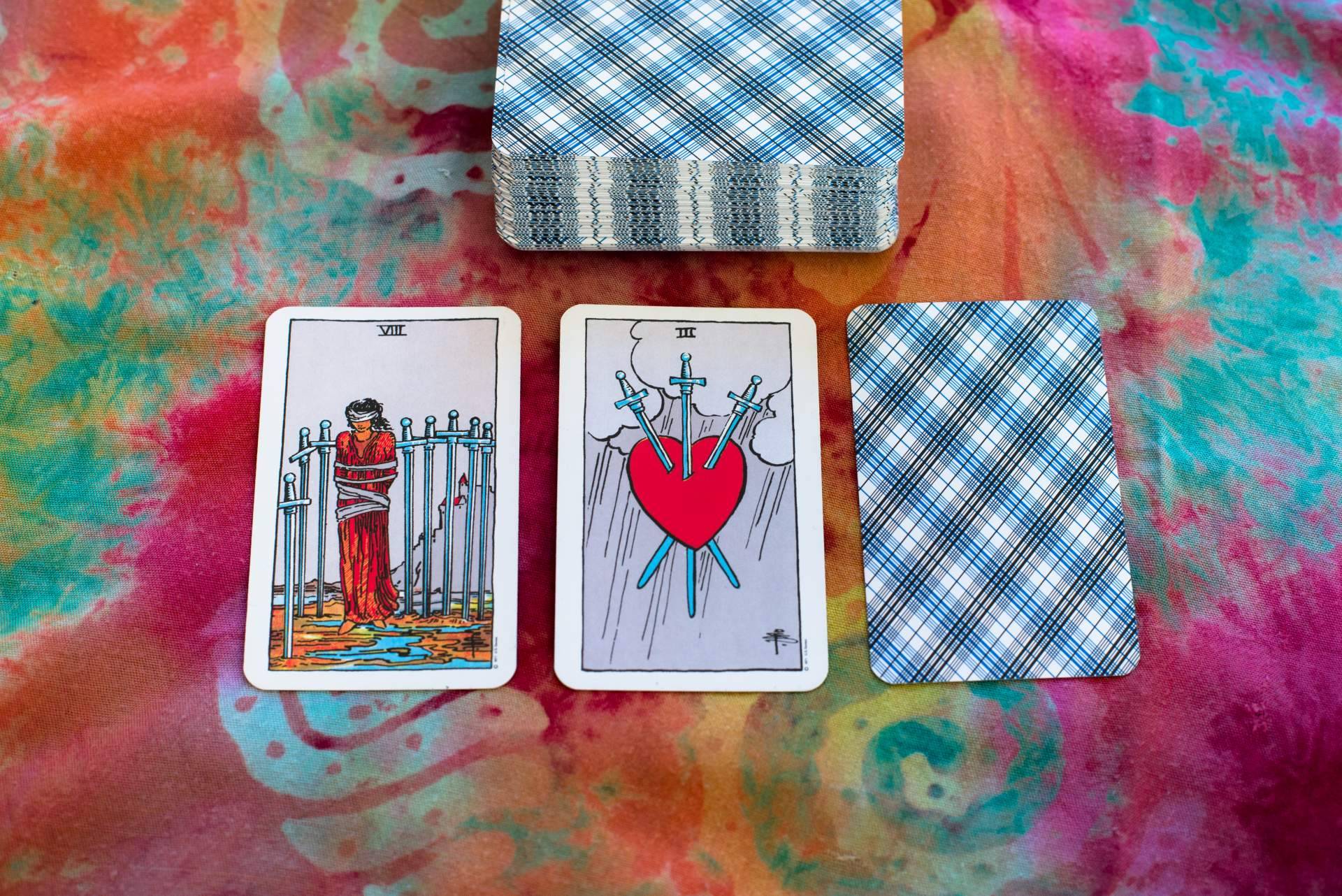 Tarot de Luz María ofrece Tarot del amor y videncia