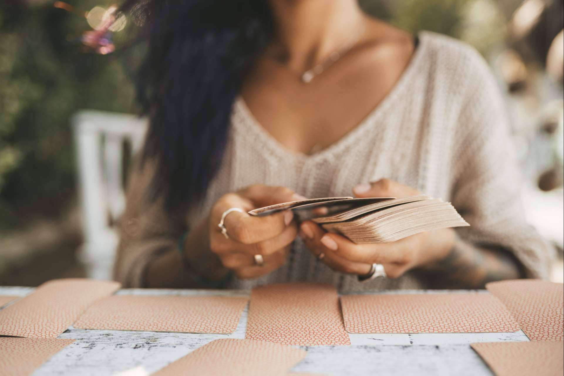 ¿Por qué son tan frecuentes las búsquedas de tarot gratis?, por Leotarot