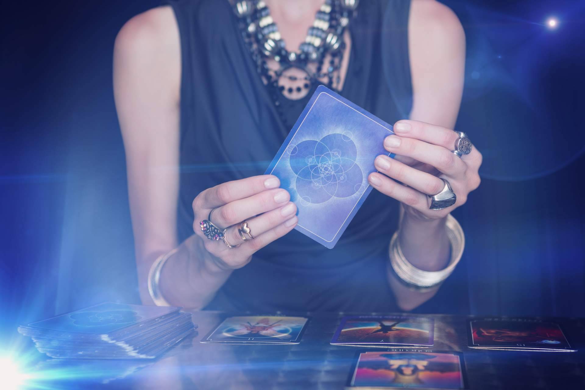 Tarot Económico de Rosario, el servicio para hablar con videntes económicas