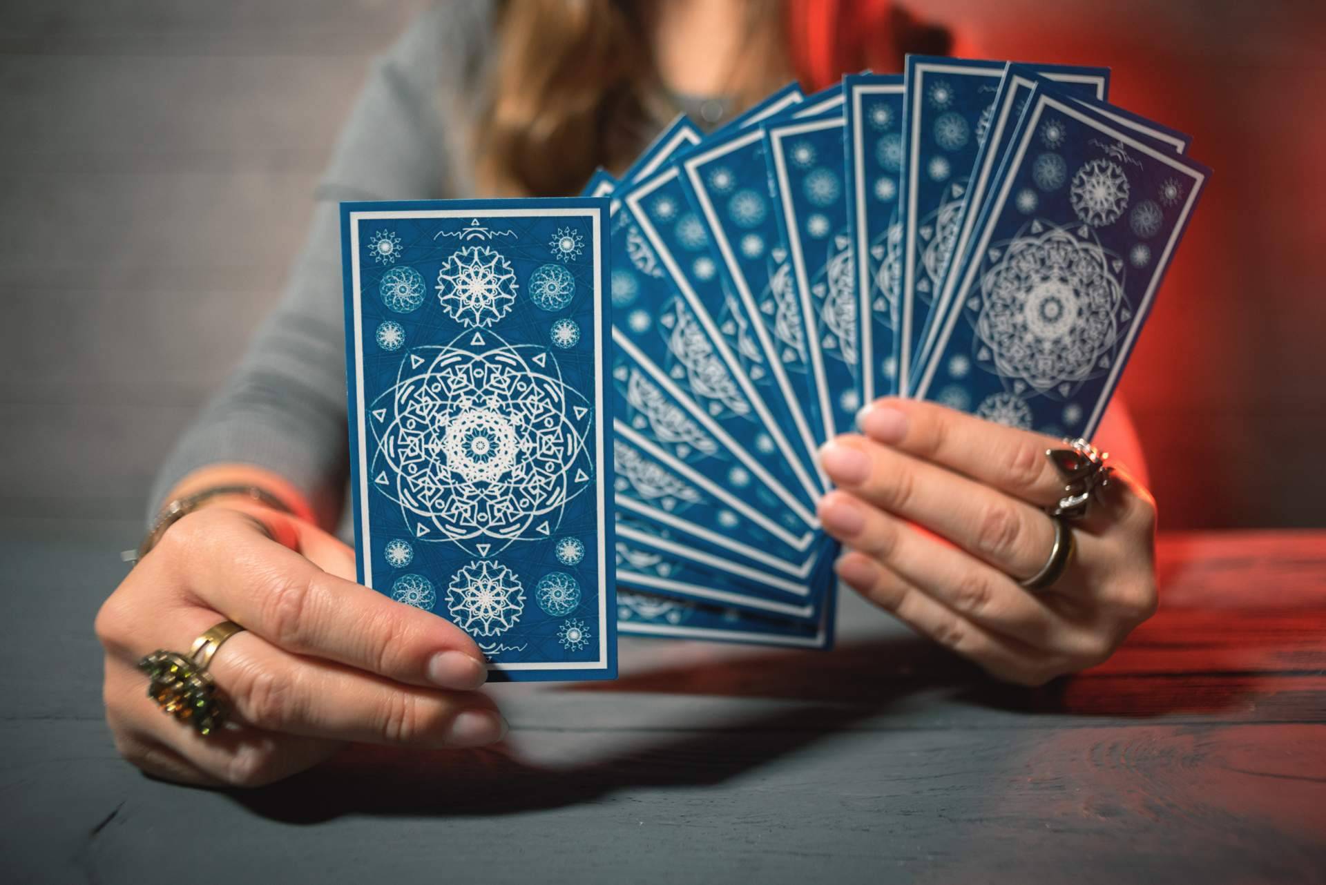El tarot de Manuela Moreno orienta a cualquier persona en sus metas y deseos más profundos