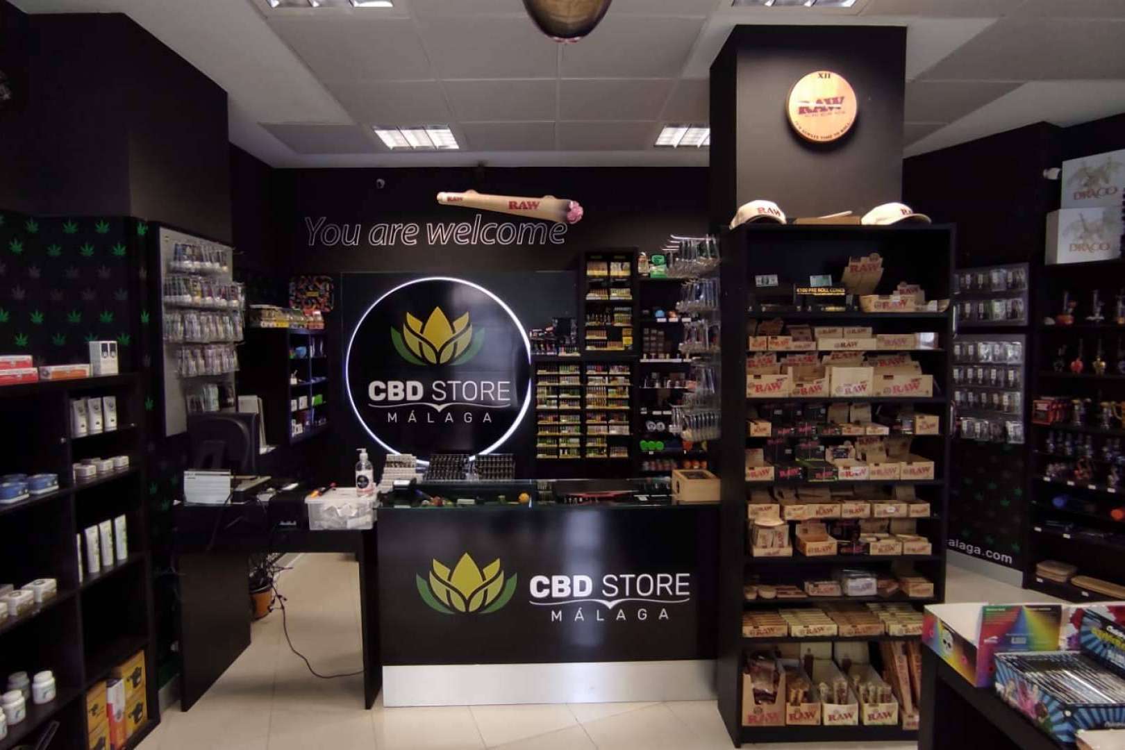 Flores de CBD legales en España, en CBD Store Málaga