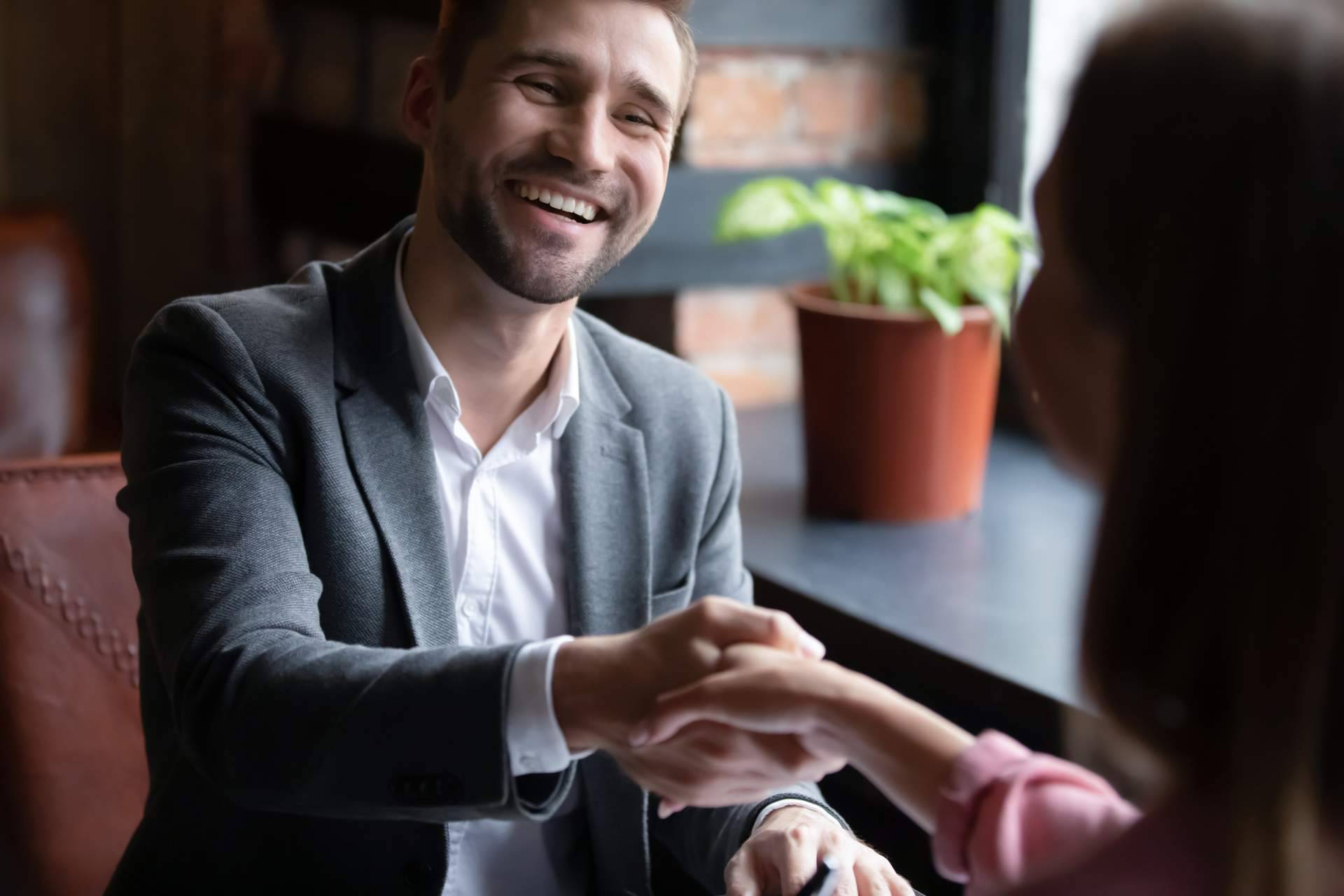 Una alternativa a las apps de citas en Barcelona son los eventos speed dating, por BeDazzling