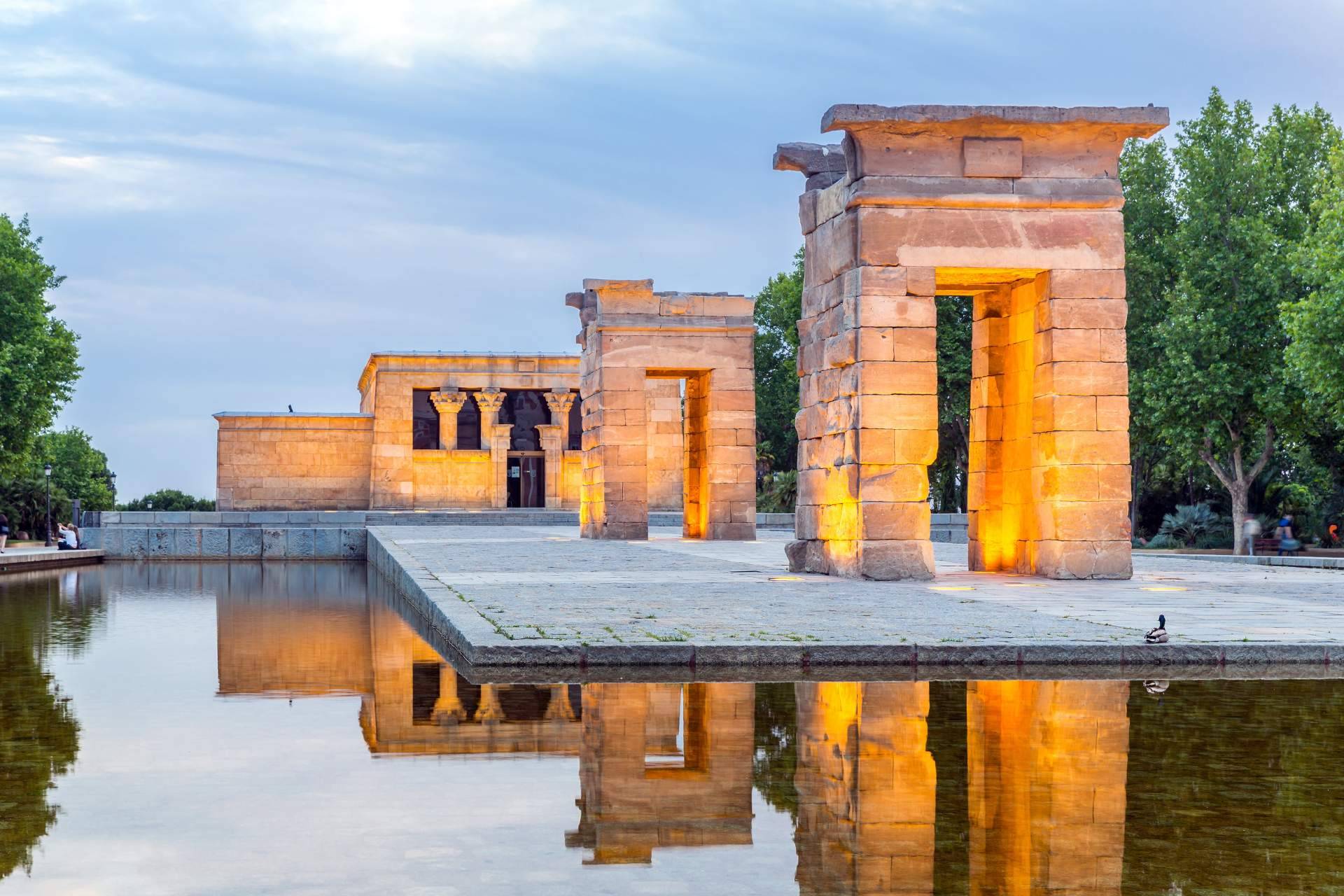 Prosperidad, merecimiento y éxito personal en la Escuela Holística El Templo de Isis