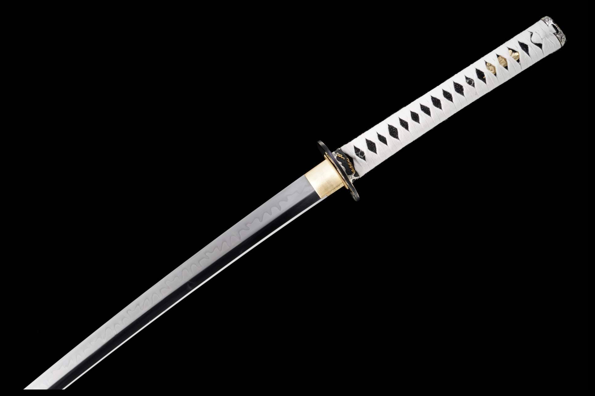 YariNoHanzo cumple 18 años y presenta una serie especial de katana numerada y firmada